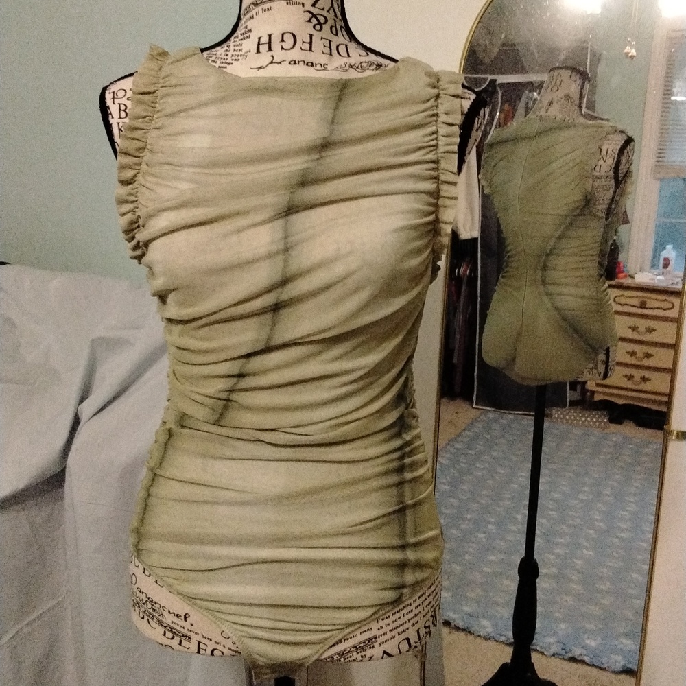 Women's NWOT Zara green net Ruched fully lined bodysuit w/ zipper back Sz Small